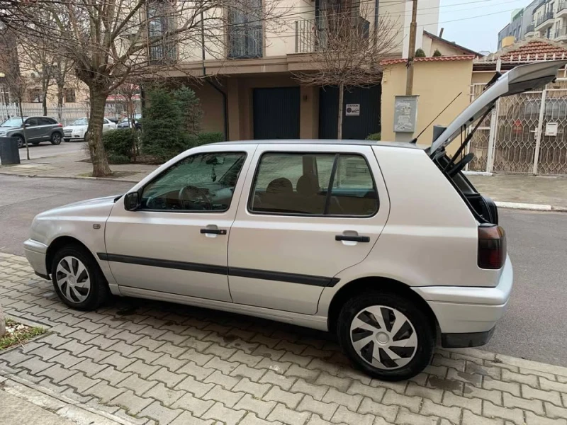 VW Golf, снимка 2 - Автомобили и джипове - 53243758