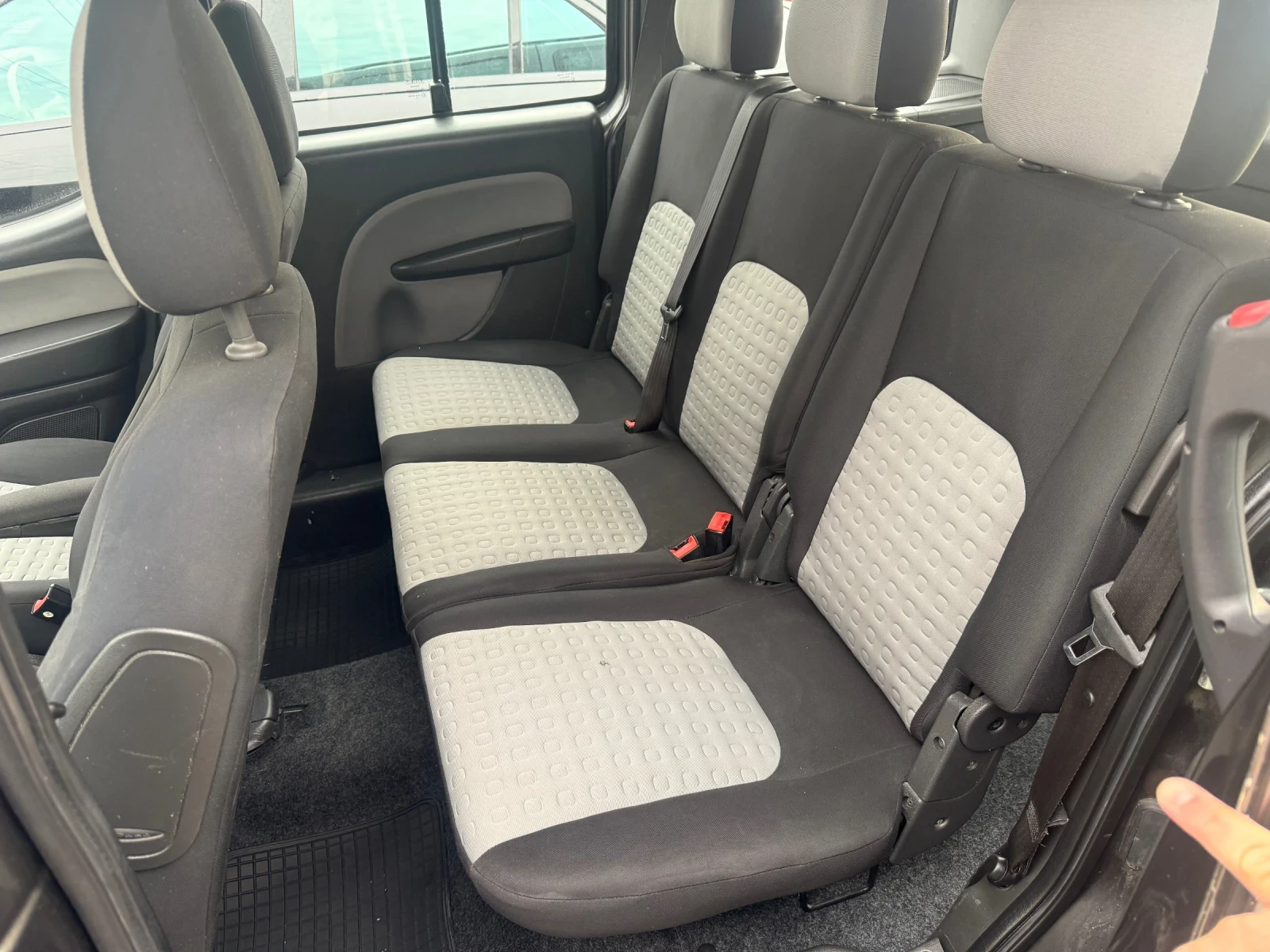 Fiat Doblo 1.3 MultiJet  - изображение 10