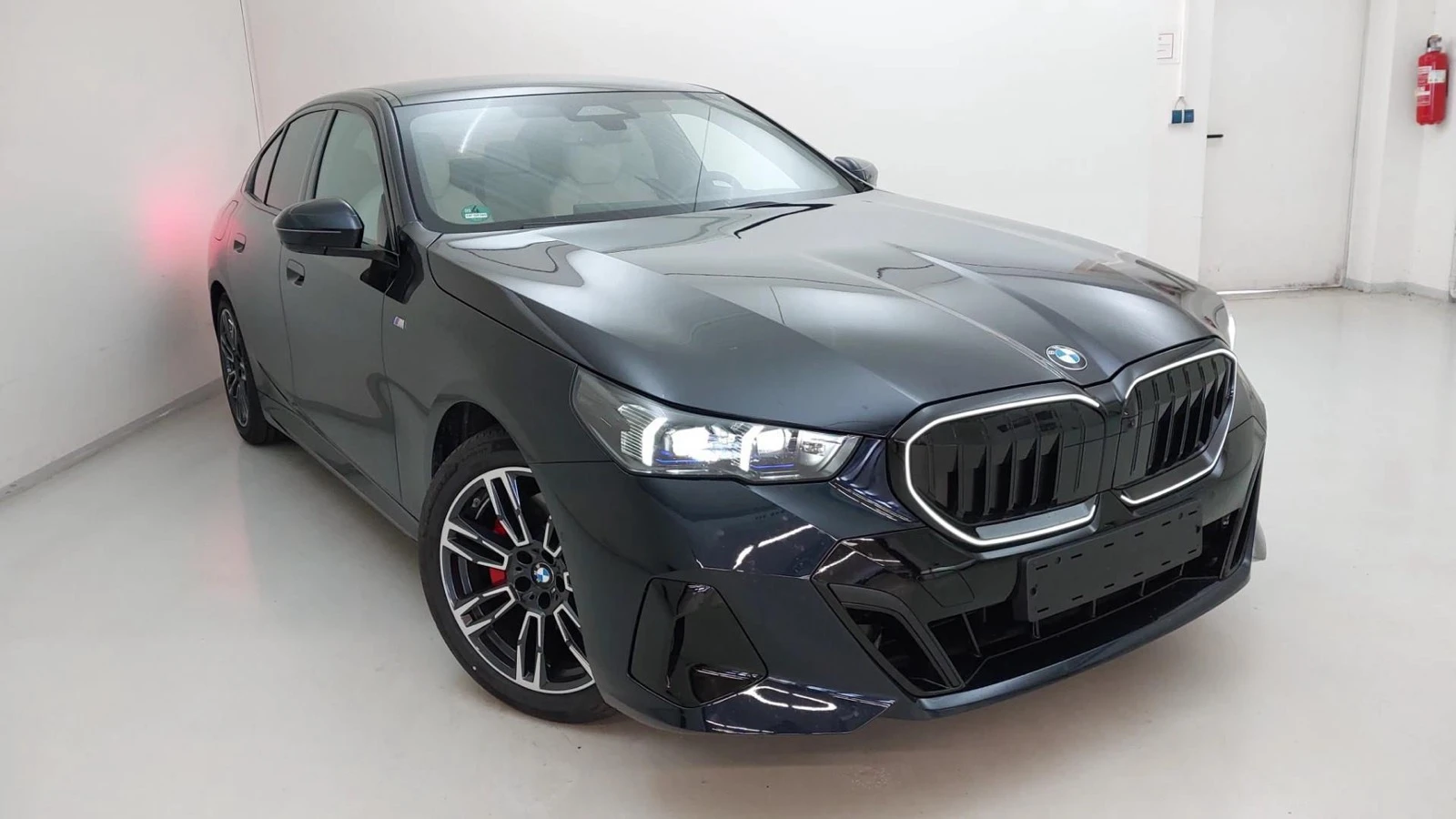BMW 520 ОЧАКВАН ВНОС/ M-Pack PRO/ ГАРАНЦИЯ до 09.2027 г. - изображение 2