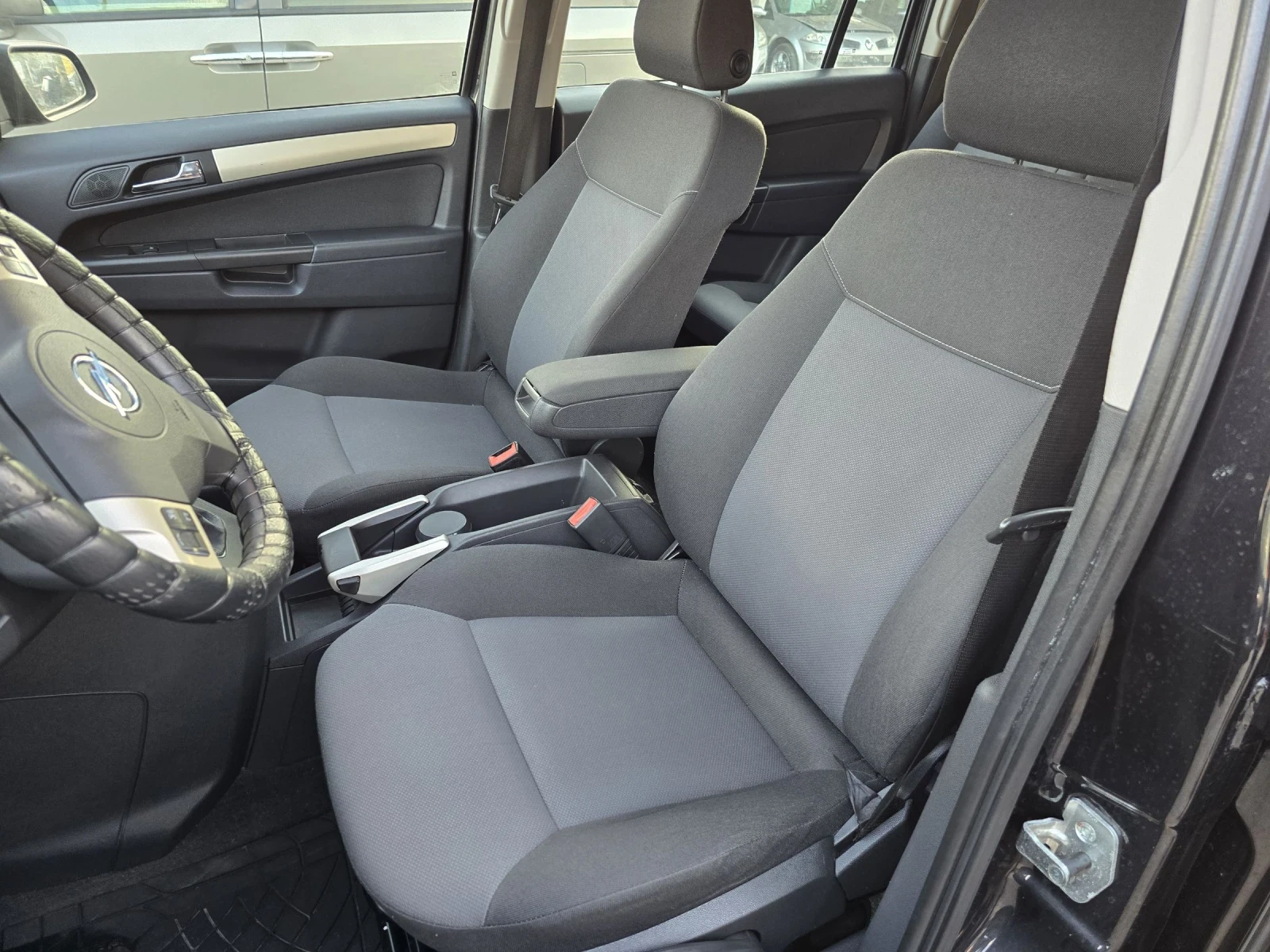 Opel Zafira 1.6i 7МЕСТА FACELIFT  - изображение 7