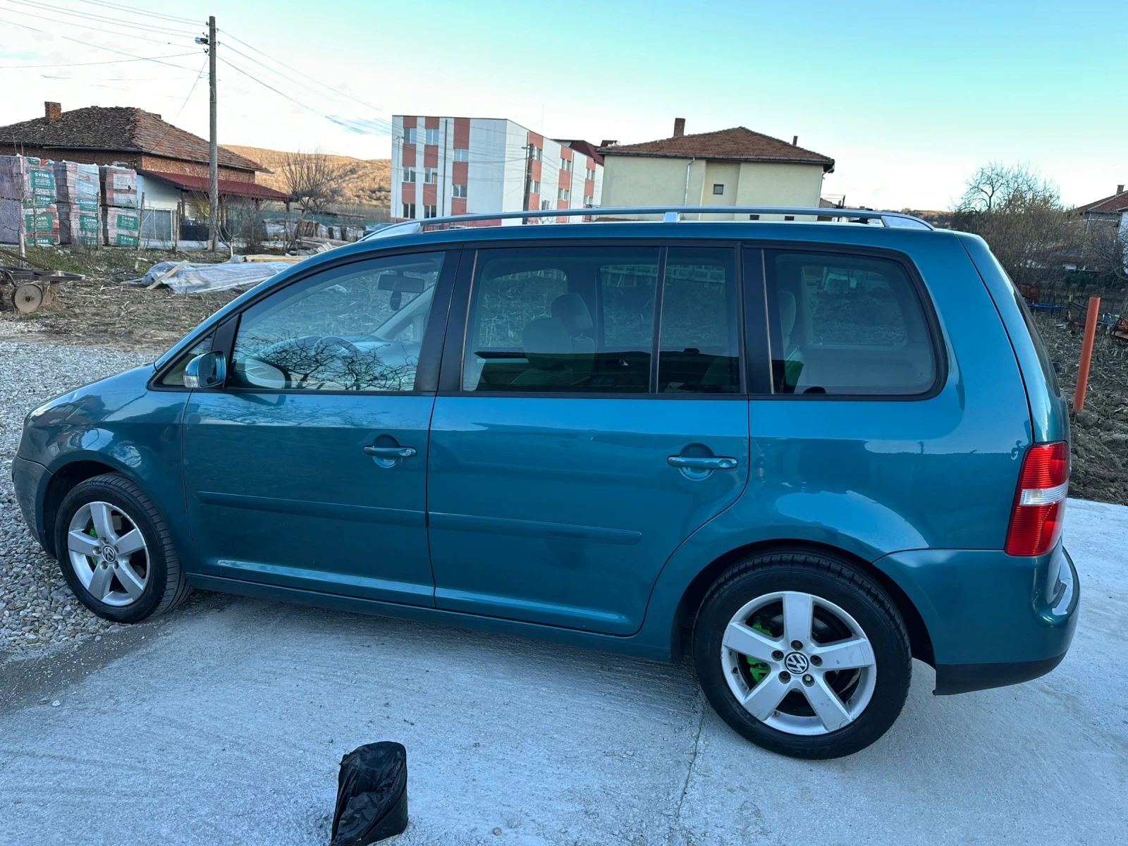 VW Touran 1.9тди 105кс 6ск 7местна хладилна жабка - изображение 3