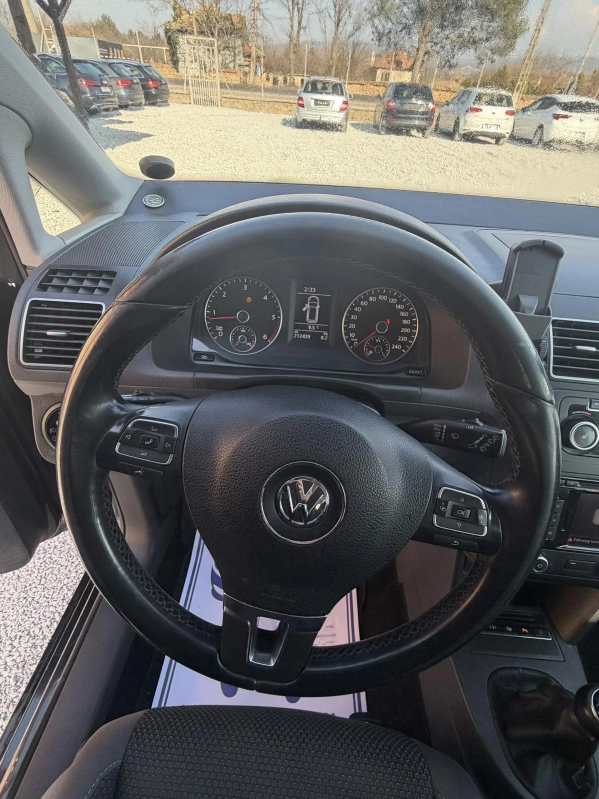 VW Touran 2.0 TDI Highline, снимка 8 - Автомобили и джипове - 53851700