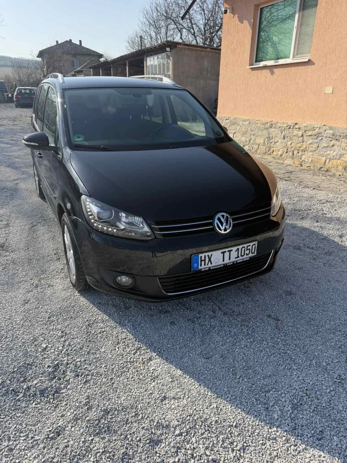 VW Touran 2.0 TDI Highline, снимка 2 - Автомобили и джипове - 53851700