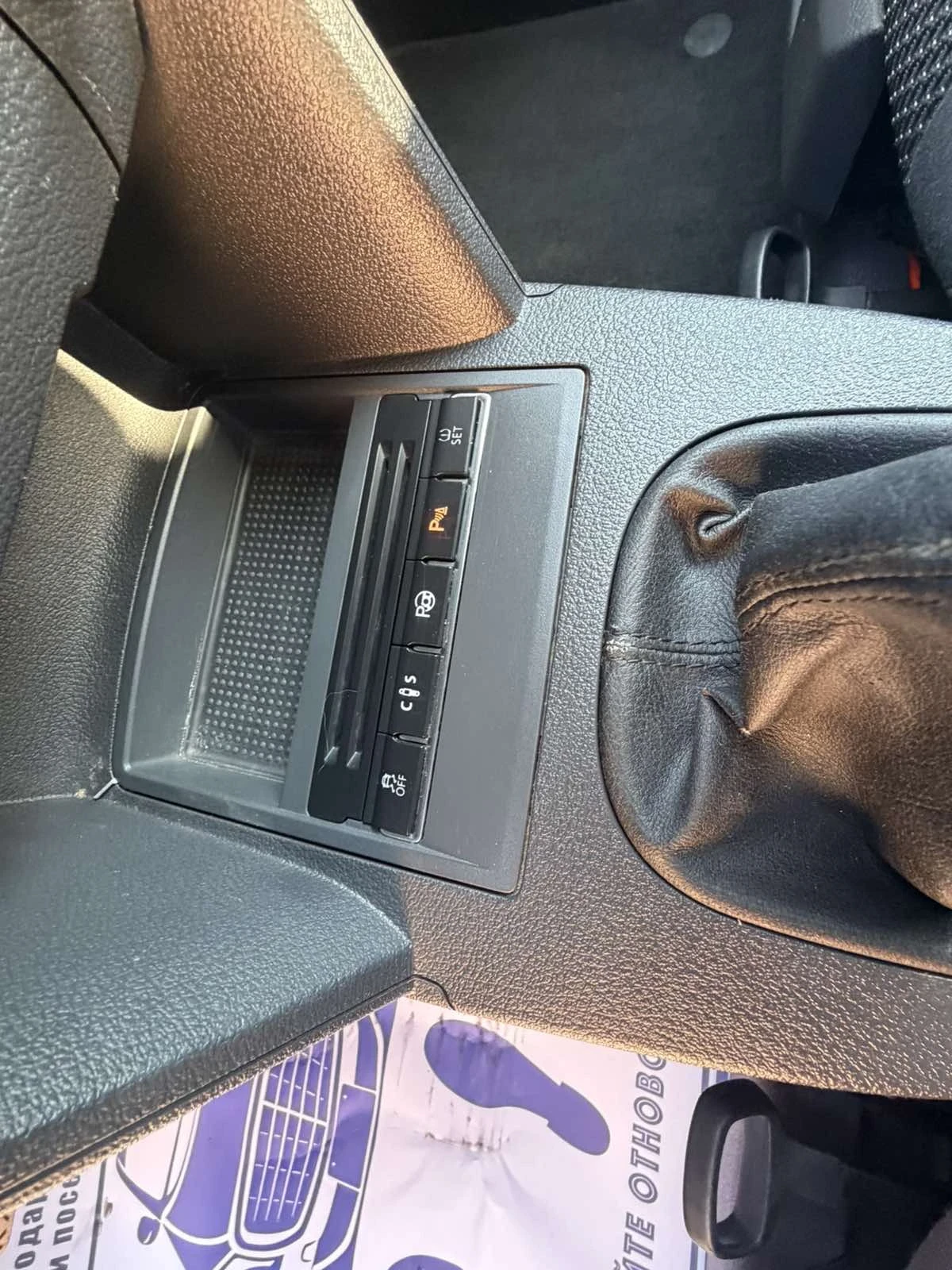 VW Touran 2.0 TDI Highline, снимка 7 - Автомобили и джипове - 53851700