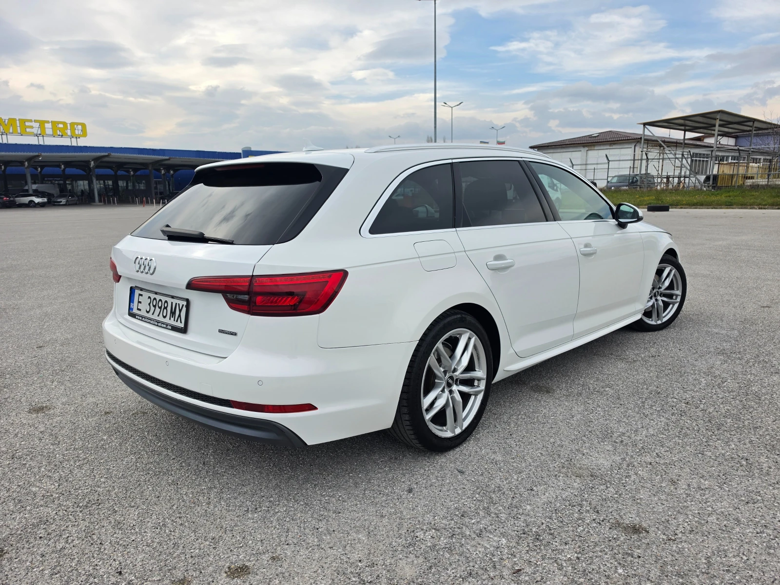 Audi A4 Avant 2.0 TDI S-line, снимка 3 - Автомобили и джипове - 53968802