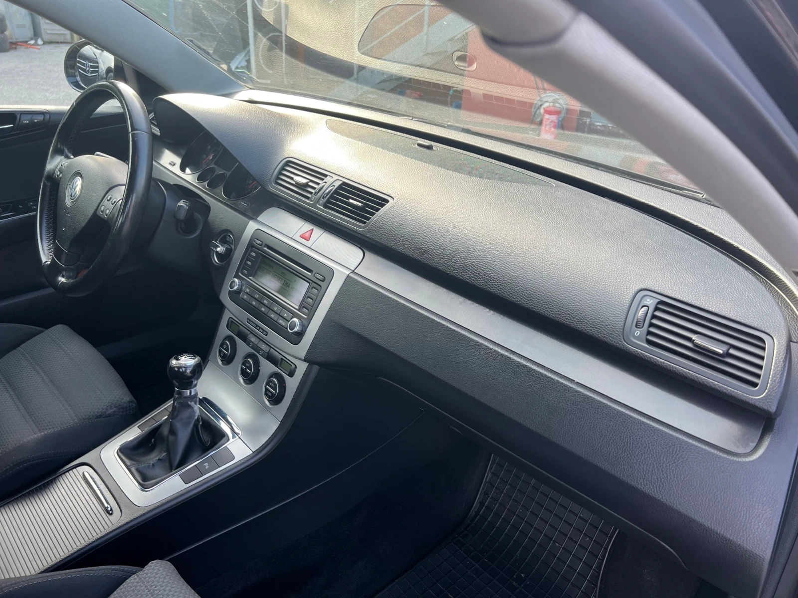 VW Passat 2.0 FSI 150 k.с., снимка 14 - Автомобили и джипове - 54045285