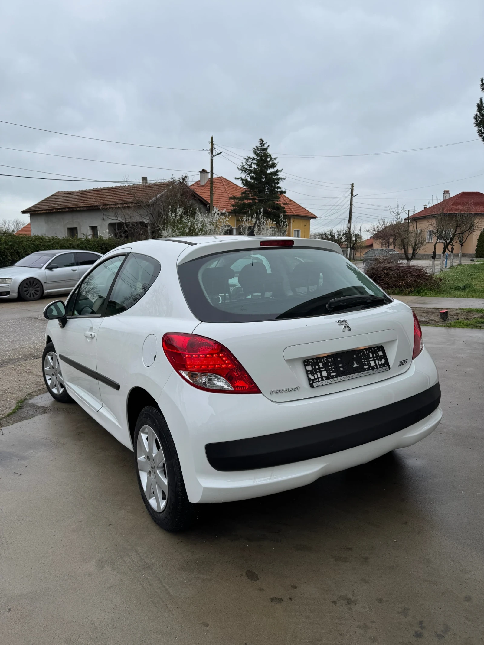 Peugeot 207 Peugeot 207 1.4 HDI, снимка 6 - Автомобили и джипове - 54084405