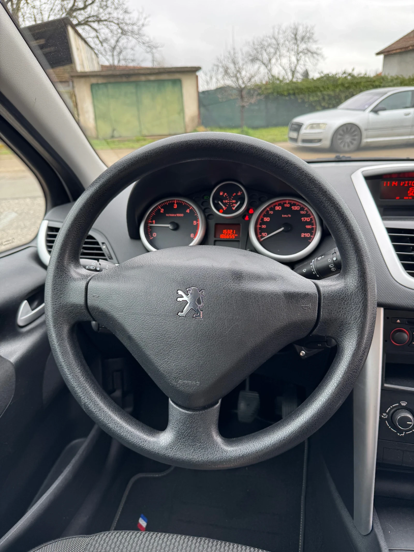 Peugeot 207 Peugeot 207 1.4 HDI, снимка 13 - Автомобили и джипове - 54084405