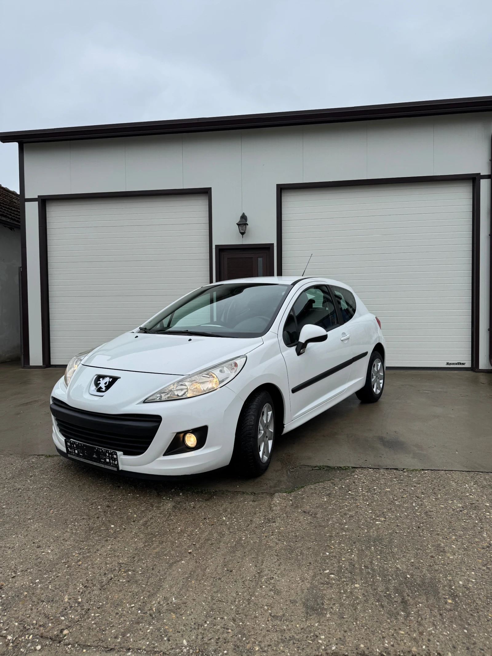 Peugeot 207 Peugeot 207 1.4 HDI, снимка 2 - Автомобили и джипове - 54084405