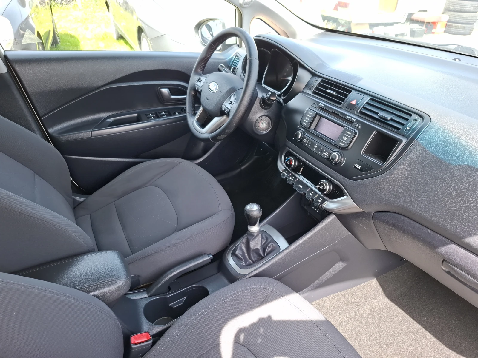 Kia Rio 4+ 1, снимка 12 - Автомобили и джипове - 54207873