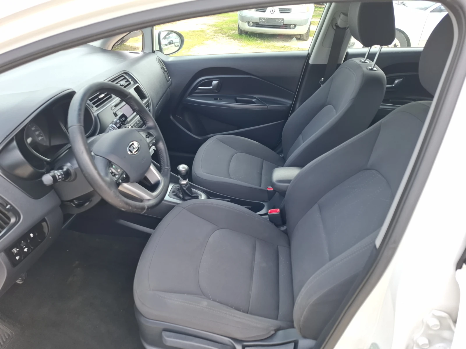 Kia Rio 4+ 1, снимка 10 - Автомобили и джипове - 54207873