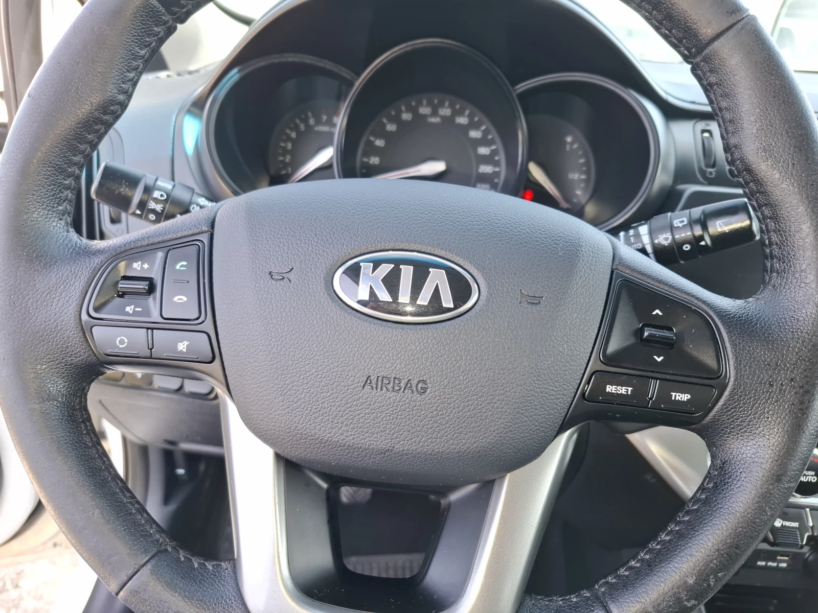 Kia Rio 4+ 1, снимка 17 - Автомобили и джипове - 54207873