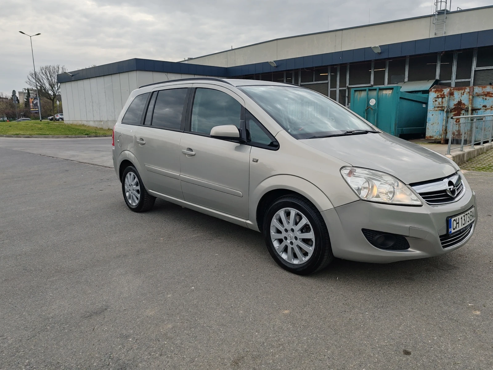 Opel Zafira, снимка 2 - Автомобили и джипове - 54209403