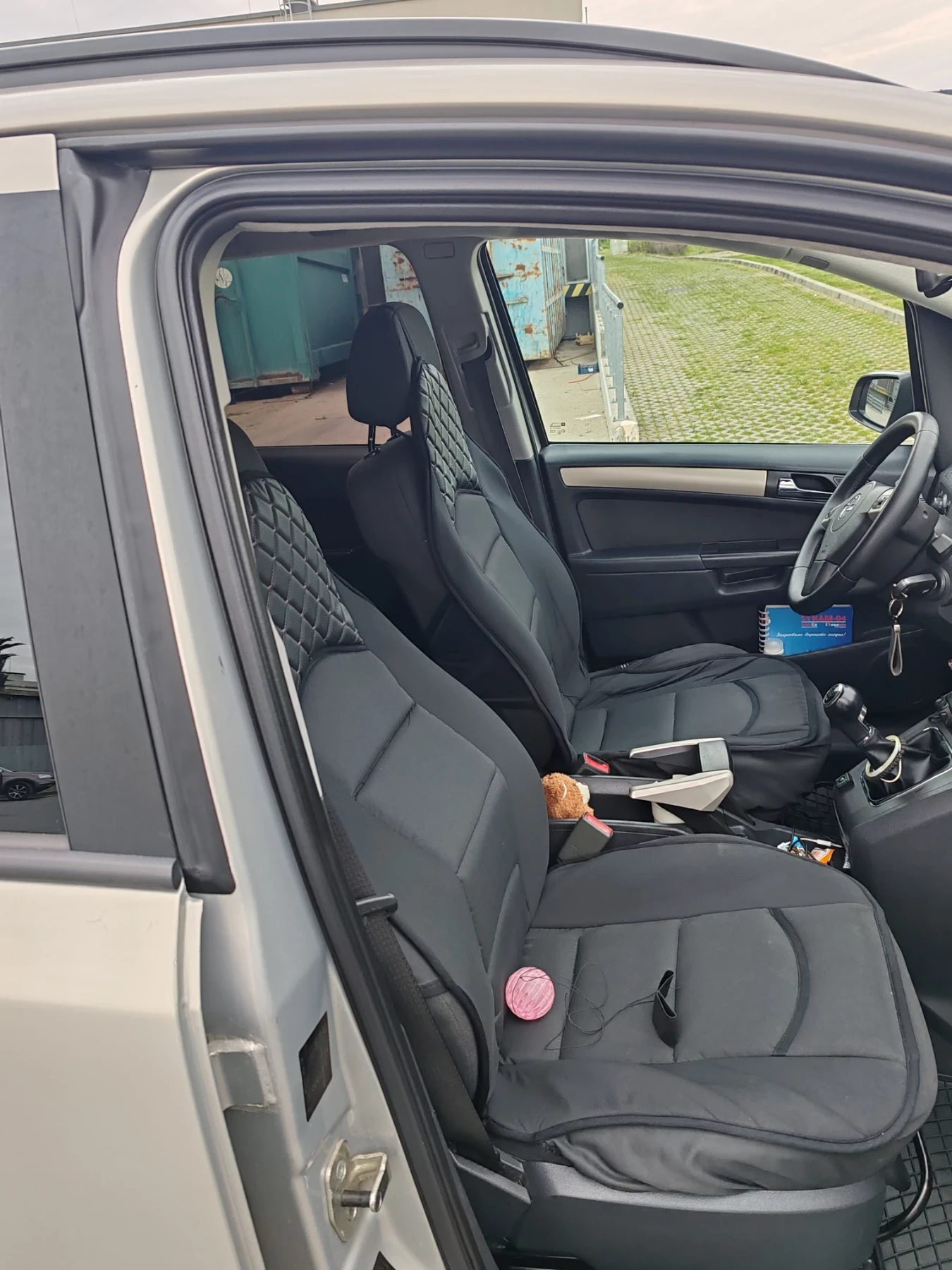 Opel Zafira, снимка 10 - Автомобили и джипове - 54209403