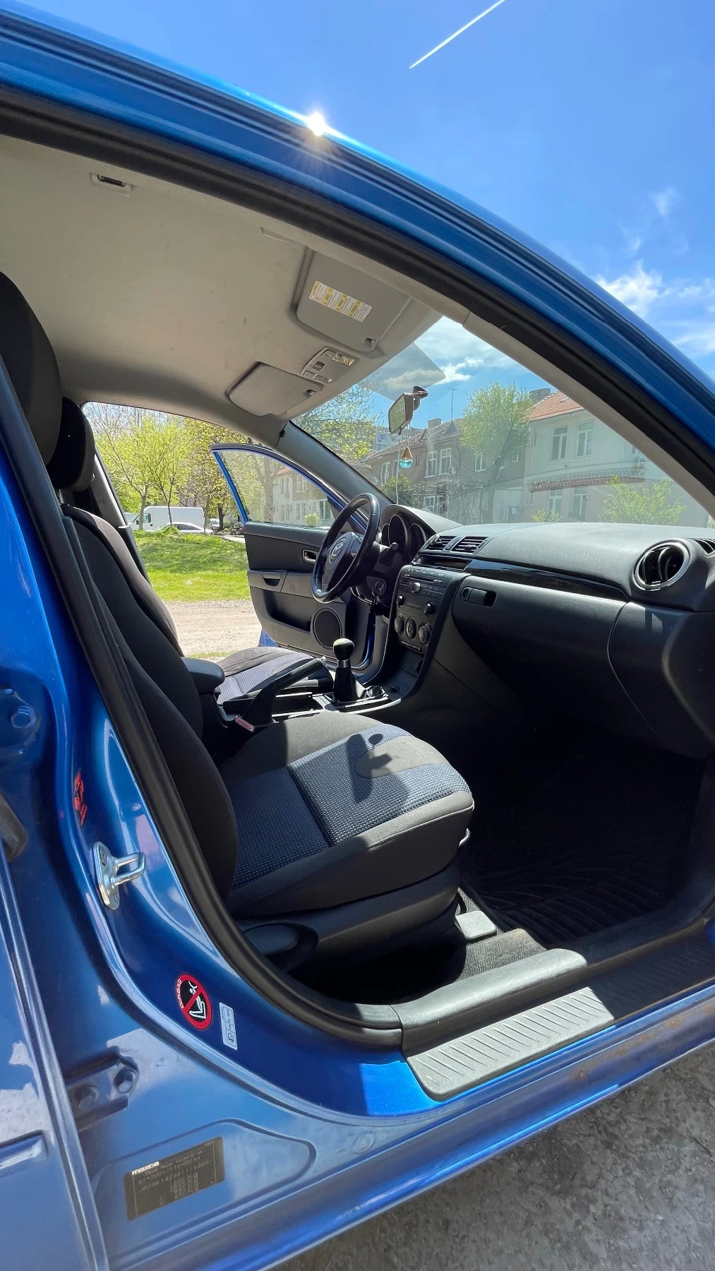 Mazda 3 1.6 105кс, снимка 9 - Автомобили и джипове - 54306157