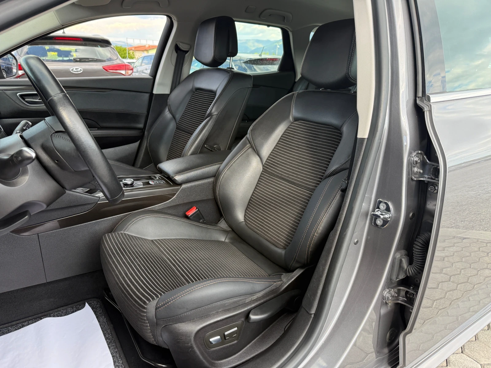 Renault Talisman 1.6 DCI! Сервизна история. ПЕРФЕКТЕН!, снимка 7 - Автомобили и джипове - 54415302