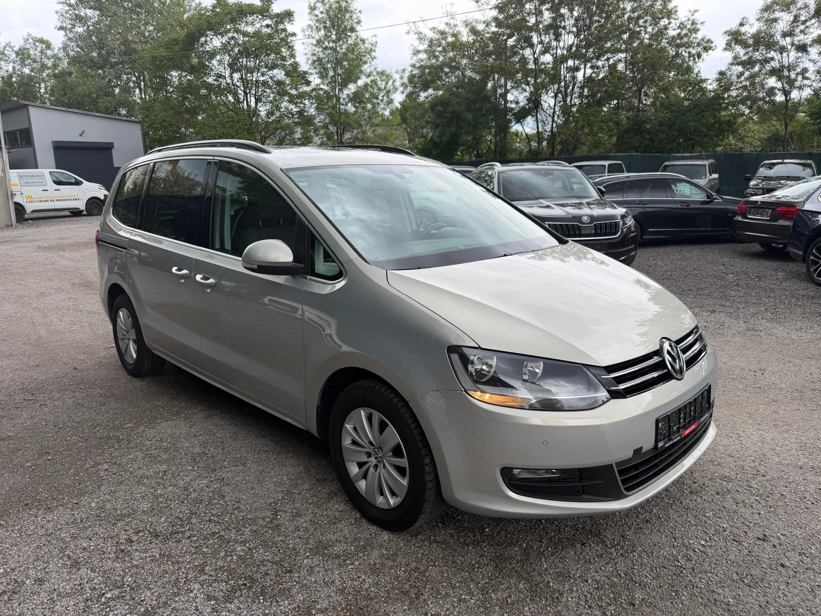 VW Sharan 2.0 TSI DSG, снимка 2 - Автомобили и джипове - 54528395