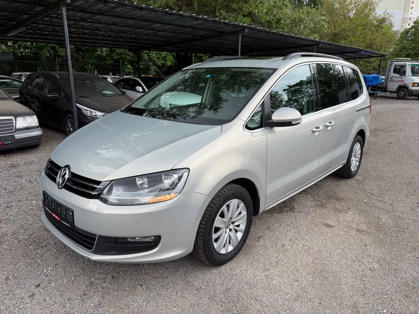 VW Sharan 2.0 TSI DSG, снимка 3 - Автомобили и джипове - 54528395