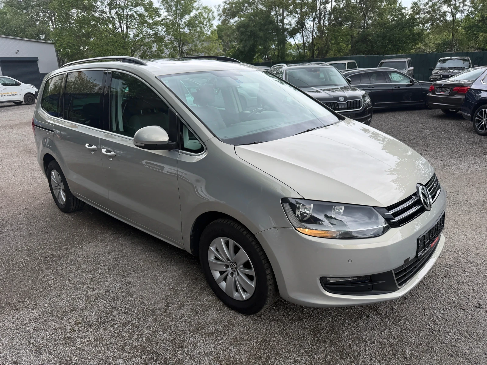 VW Sharan 2.0 TSI DSG, снимка 7 - Автомобили и джипове - 54528395
