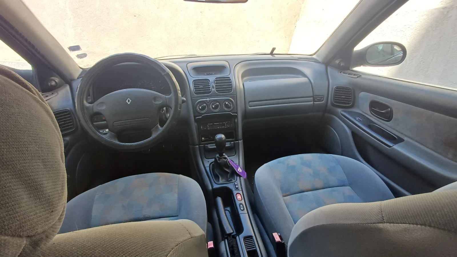 Renault Laguna, снимка 4 - Автомобили и джипове - 54900482