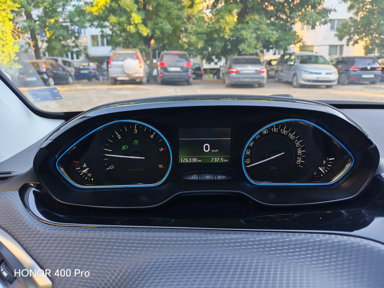 Peugeot 2008 Allure, снимка 16 - Автомобили и джипове - 55513495