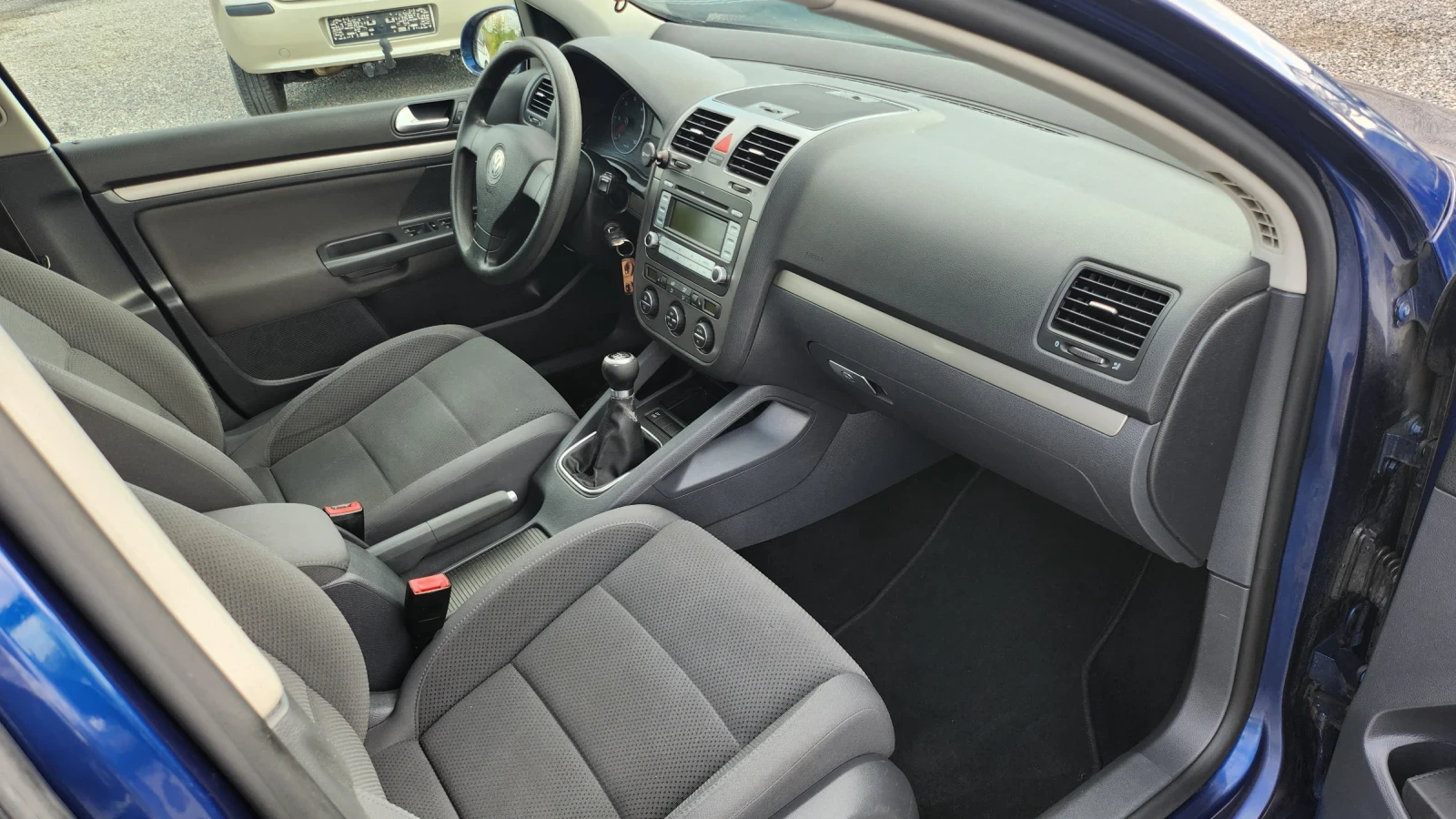 VW Golf 1.9 TDI 6 скорости, снимка 15 - Автомобили и джипове - 55842534