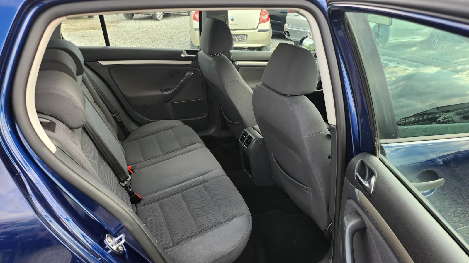 VW Golf 1.9 TDI 6 скорости, снимка 11 - Автомобили и джипове - 55842534