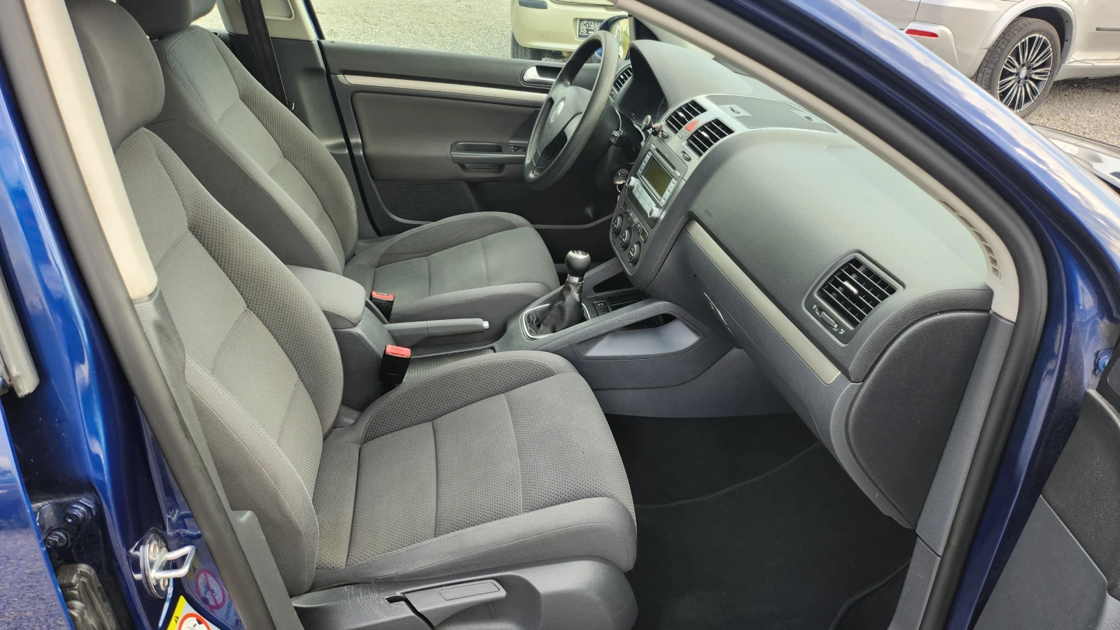 VW Golf 1.9 TDI 6 скорости, снимка 10 - Автомобили и джипове - 55842534