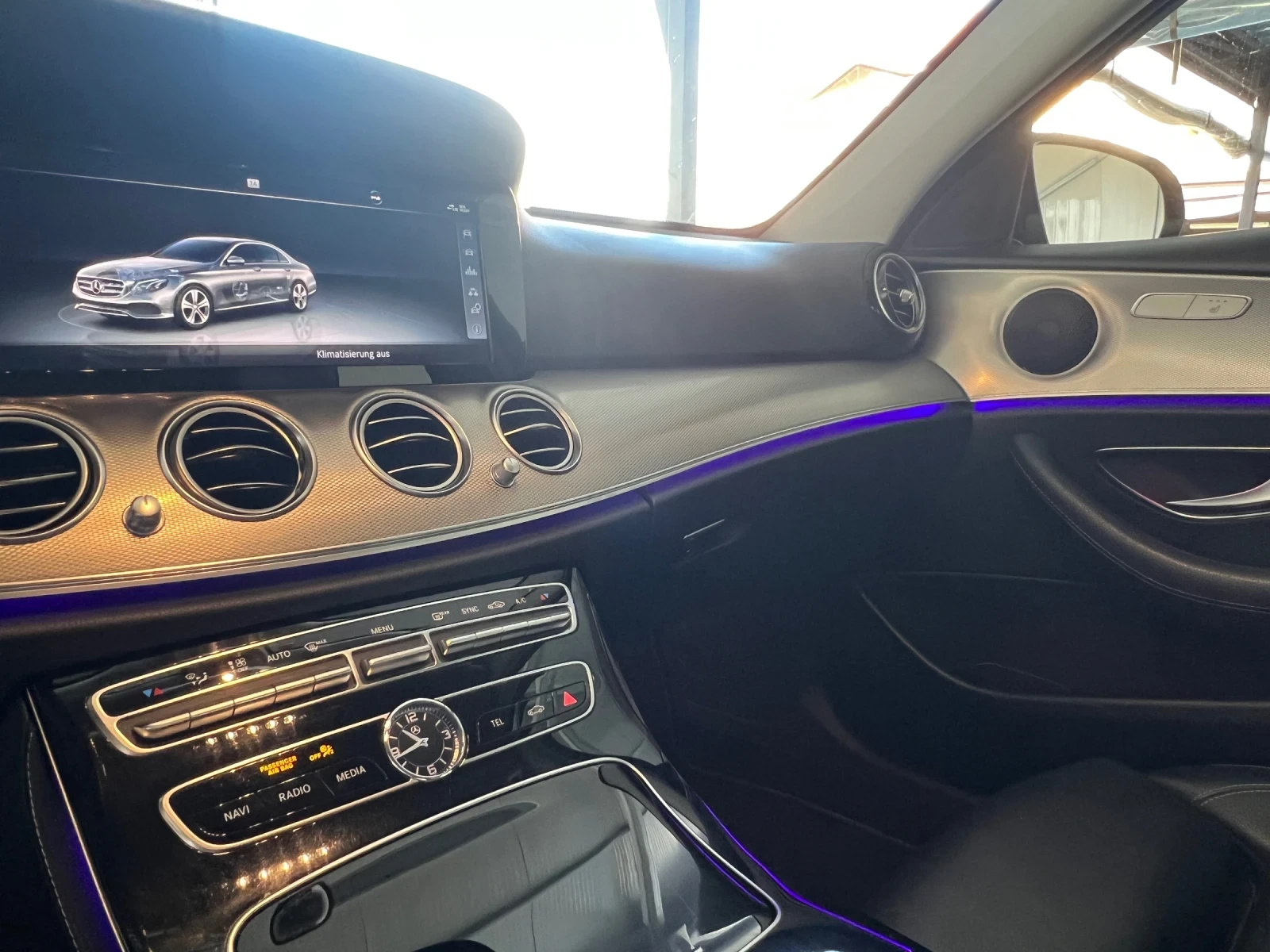 Mercedes-Benz E 220, снимка 6 - Автомобили и джипове - 56723191