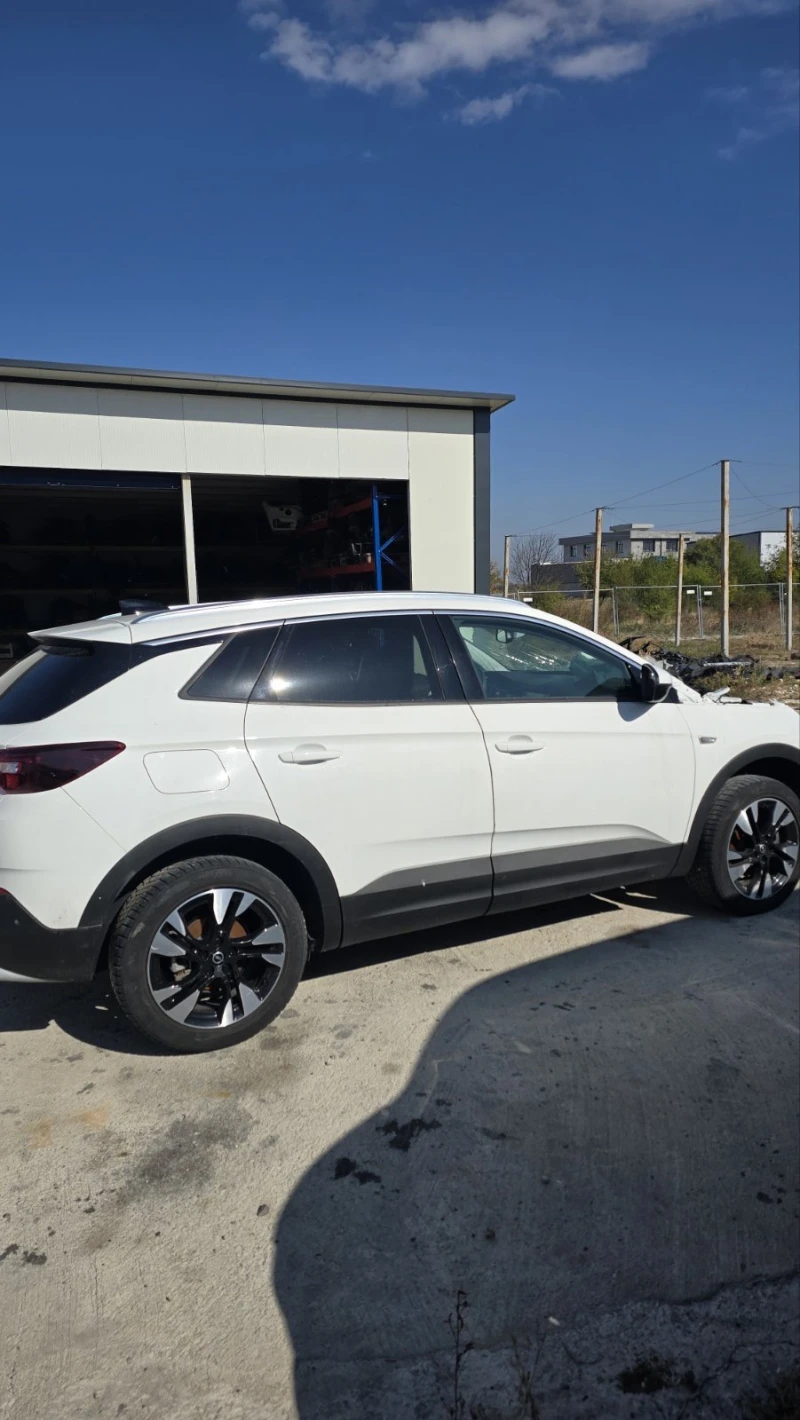 Opel Grandland X 1.5cdti, снимка 4 - Автомобили и джипове - 52154128