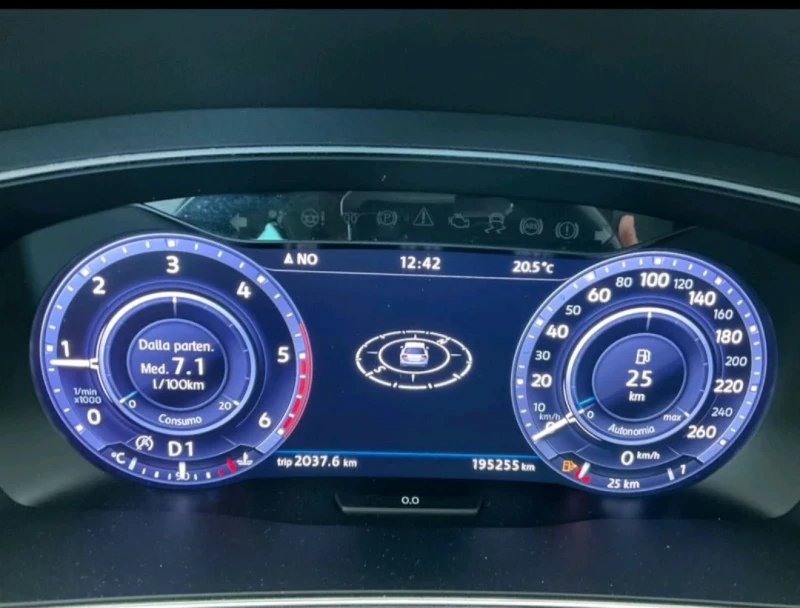 VW Tiguan 2.0TDI/4x4/DSG, снимка 9 - Автомобили и джипове - 53511763