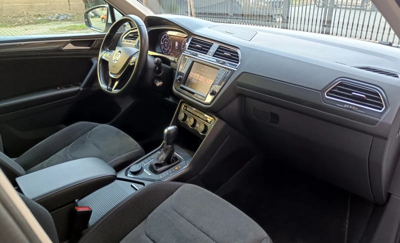 VW Tiguan 2.0TDI/150//4x4/DSG, снимка 8 - Автомобили и джипове - 53511763