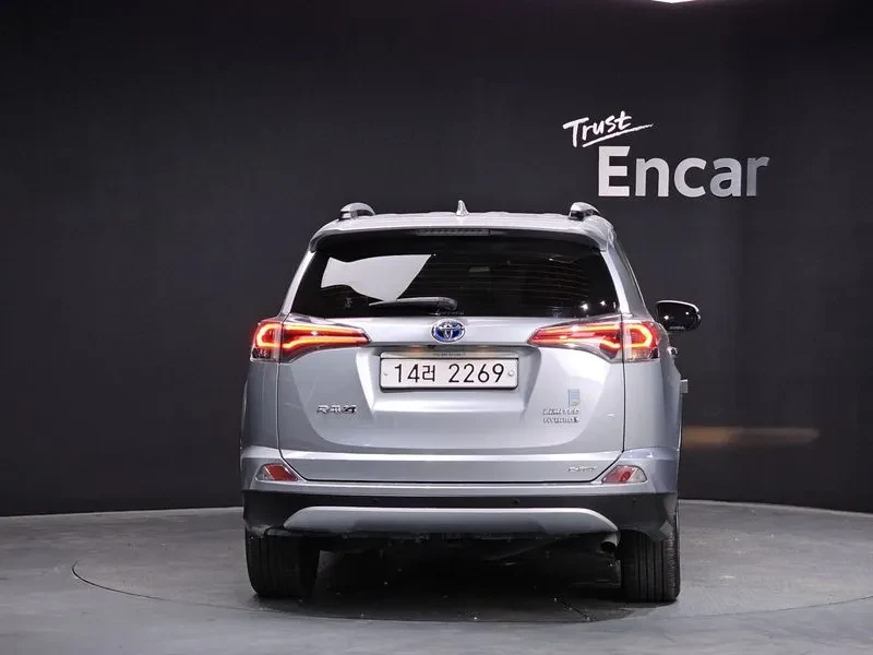 Toyota Rav4 2.5 4Wd Hybrid, снимка 4 - Автомобили и джипове - 55611122