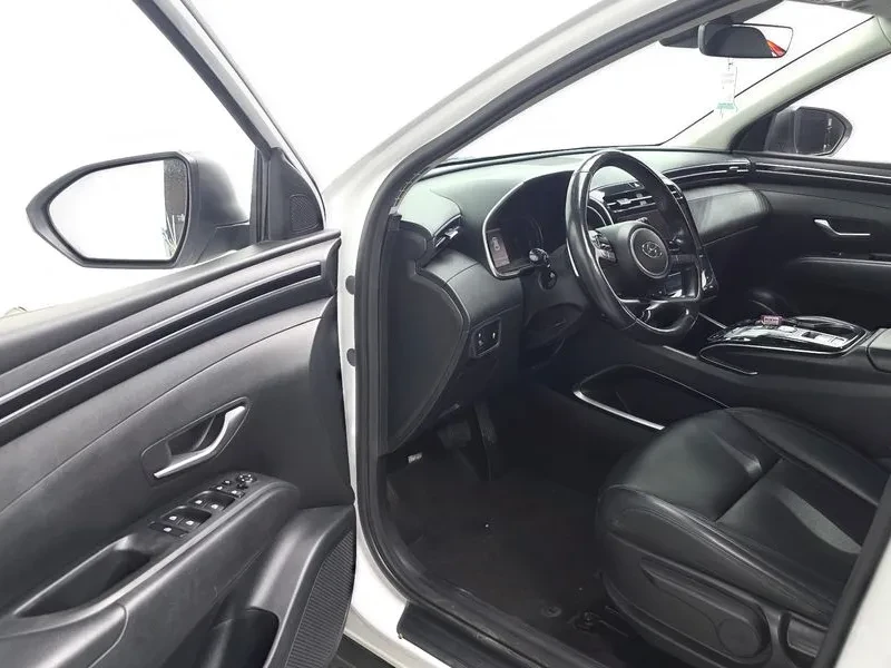 Hyundai Tucson 2.0 2WD MODERN, снимка 10 - Автомобили и джипове - 55843423