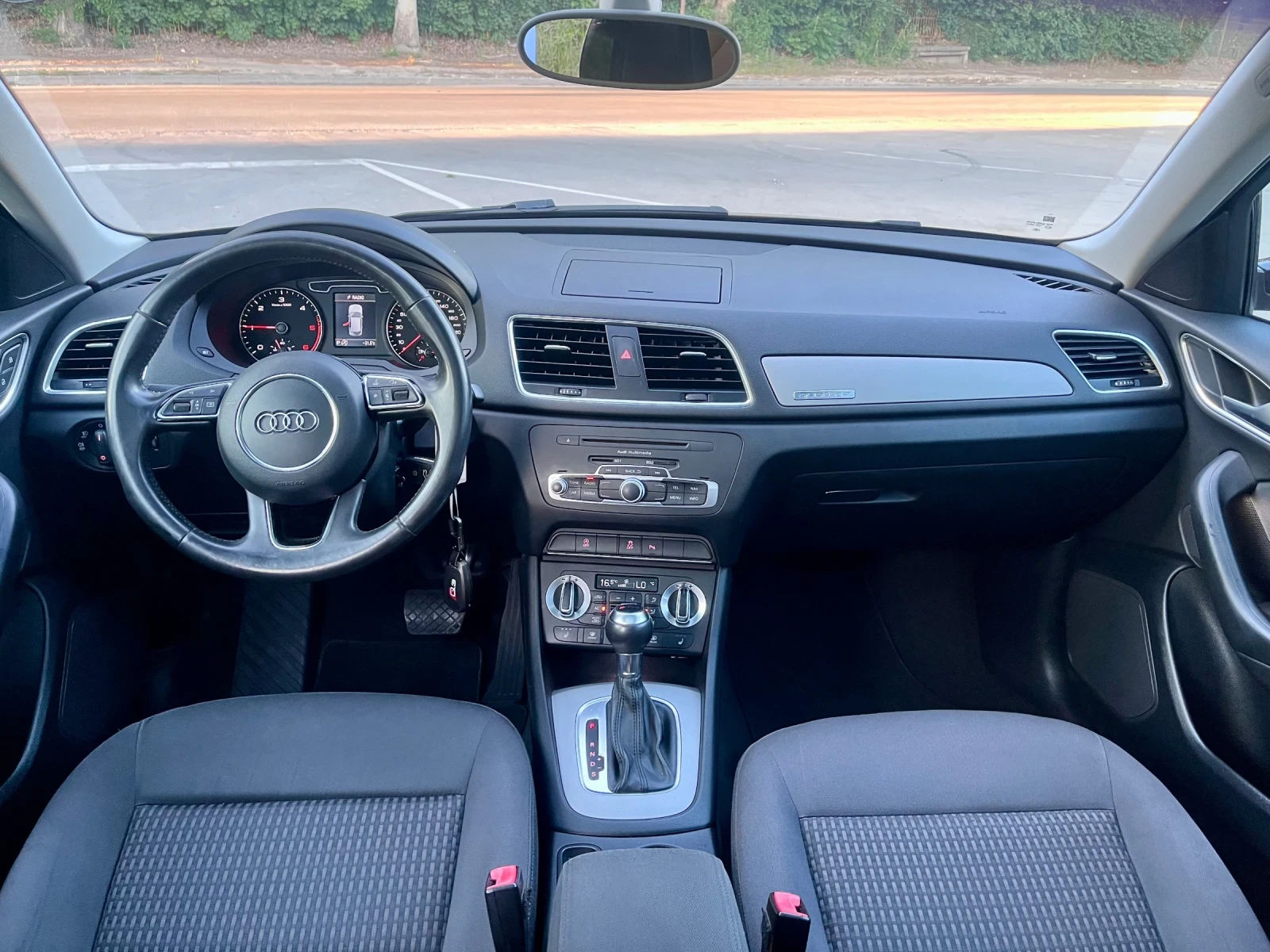 Audi Q3 2.0TDI QUATTRO - изображение 10