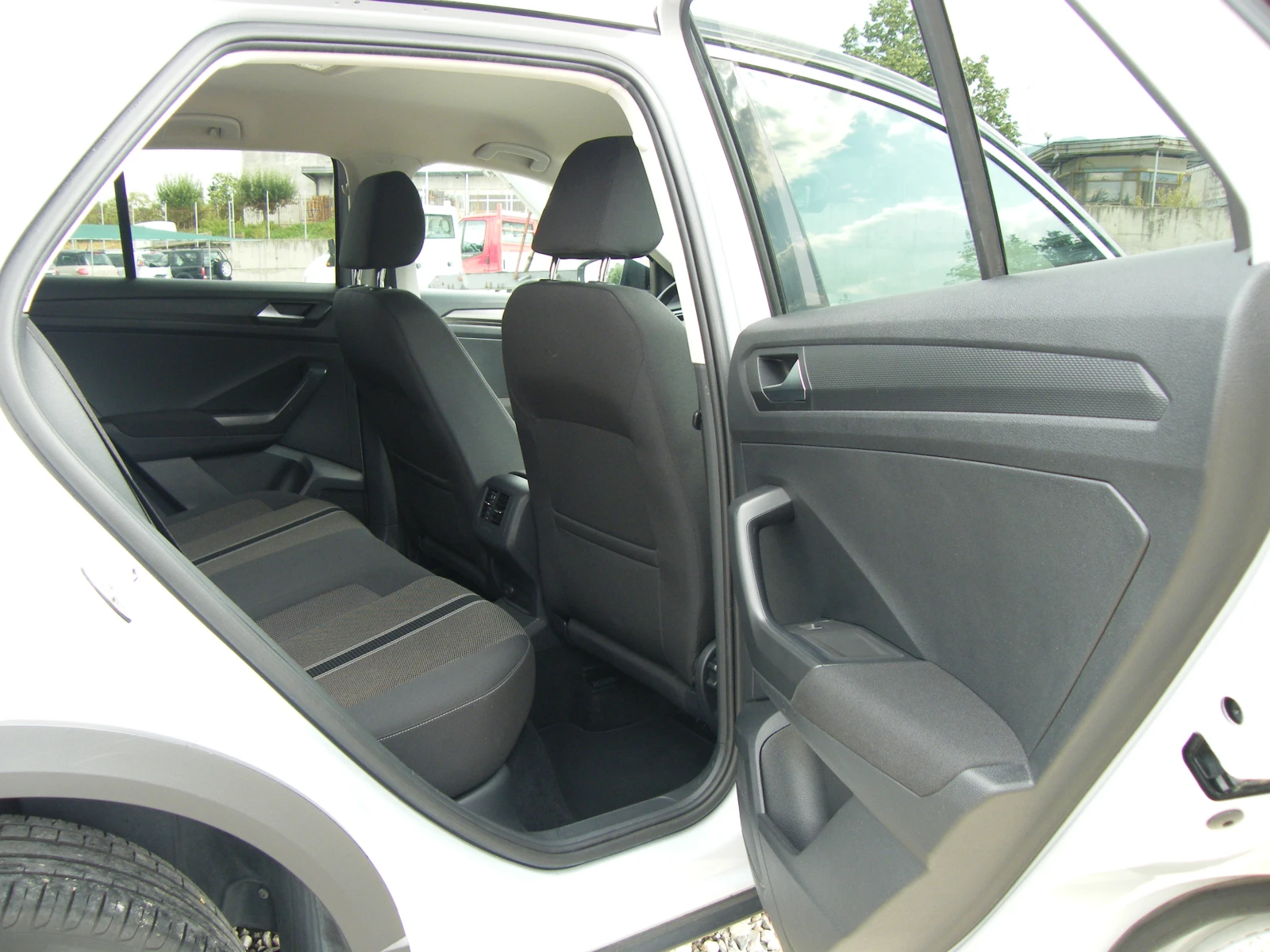 VW T-Roc 1.6TDI - изображение 10
