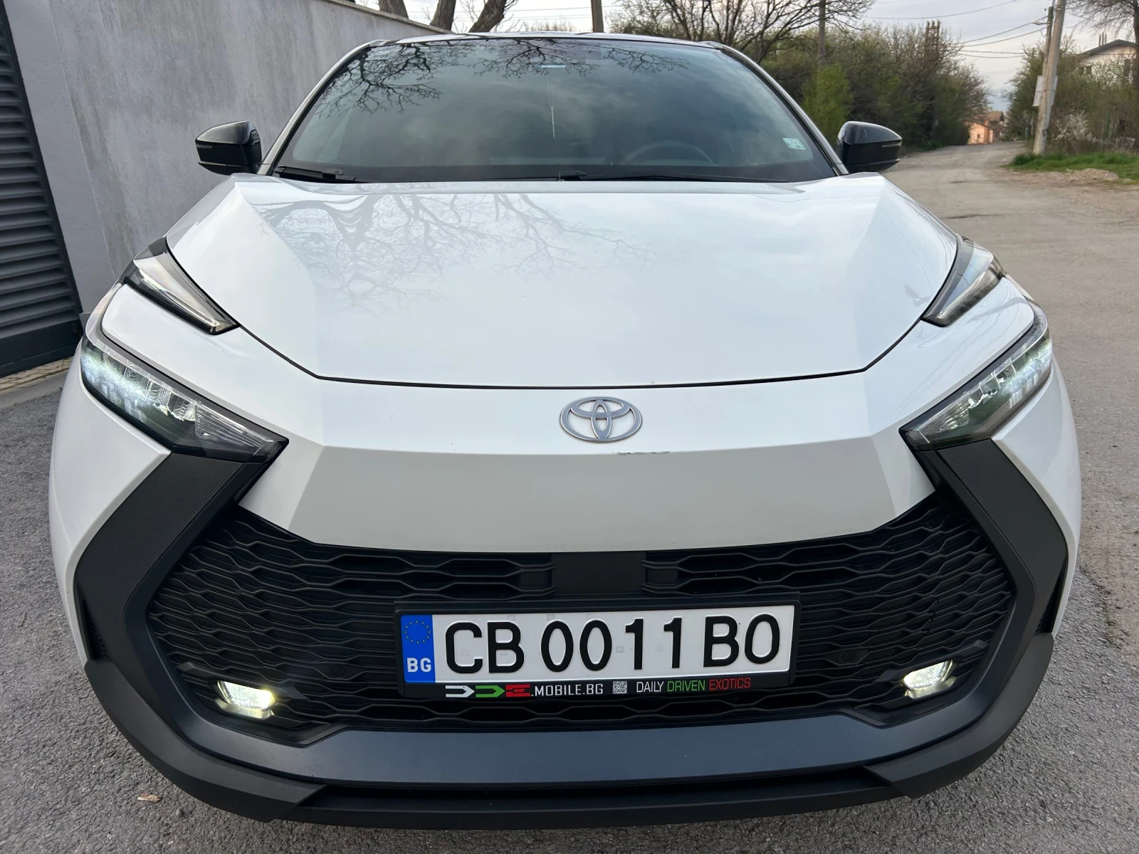 Toyota C-HR 1.8 HYBRID НОВ* ГАРАНЦИЯ* БЯЛА ПЕРЛА* 3.3L/100km