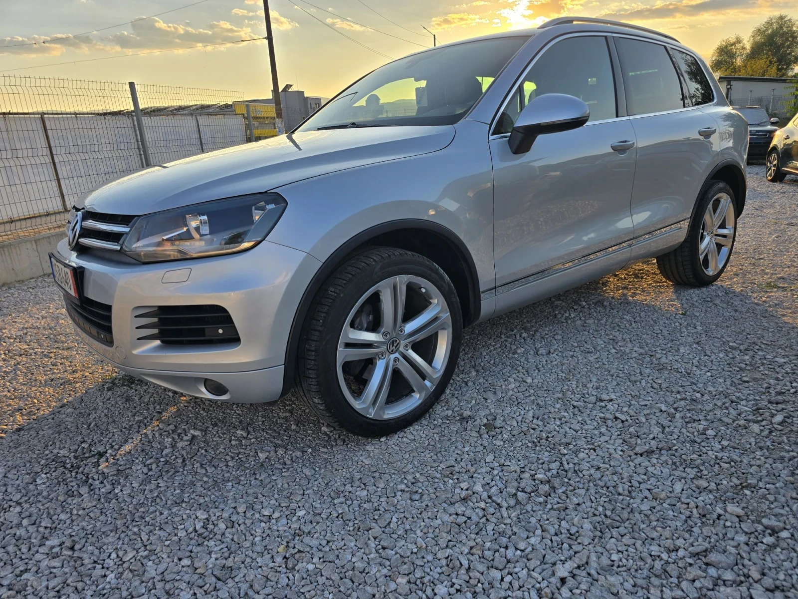 VW Touareg 3.0 TDI 204 kc ПРОЖИНИ, снимка 3 - Автомобили и джипове - 56120250