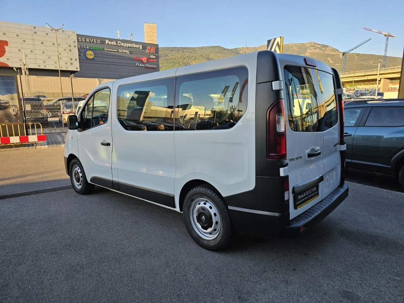 Renault Trafic 1.6 dCi 95, снимка 4 - Бусове и автобуси - 47504166