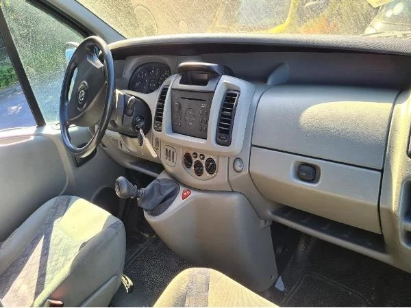 Opel Vivaro 1.9 DTi, снимка 3 - Бусове и автобуси - 42082718