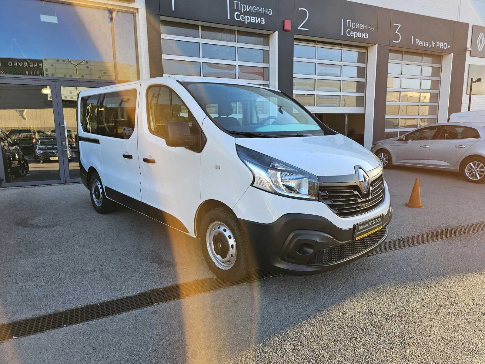 Renault Trafic 1.6 dCi 95 - изображение 2