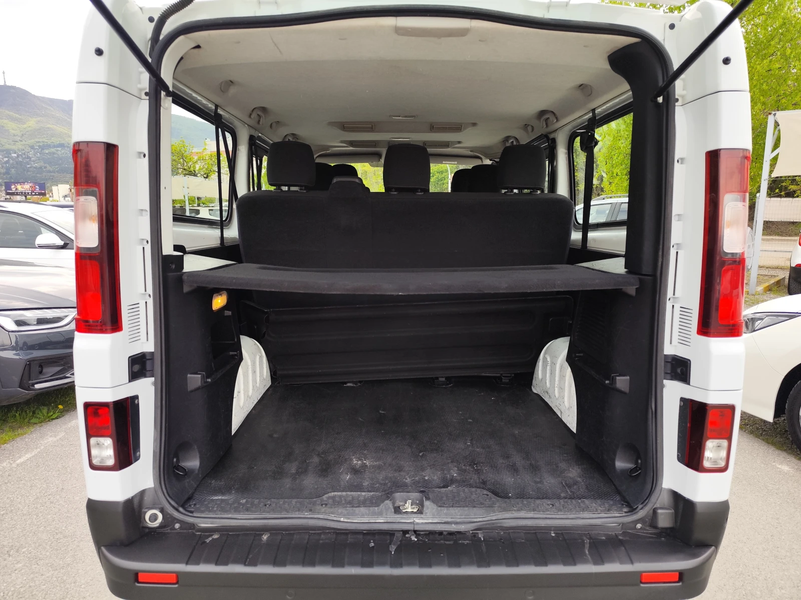 Renault Trafic 2.0DCi* 9 MECTA* EUEO6D* LED* NAVI* , снимка 14 - Бусове и автобуси - 54357454