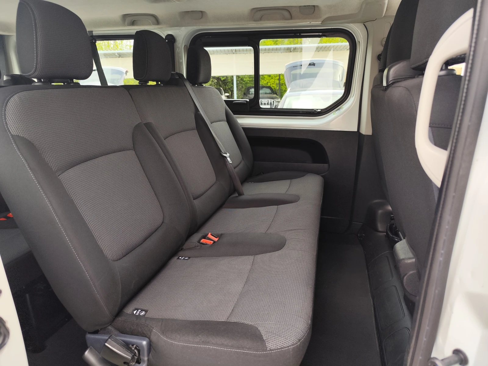 Renault Trafic 2.0DCi* 9 MECTA* EUEO6D* LED* NAVI* , снимка 12 - Бусове и автобуси - 54357454