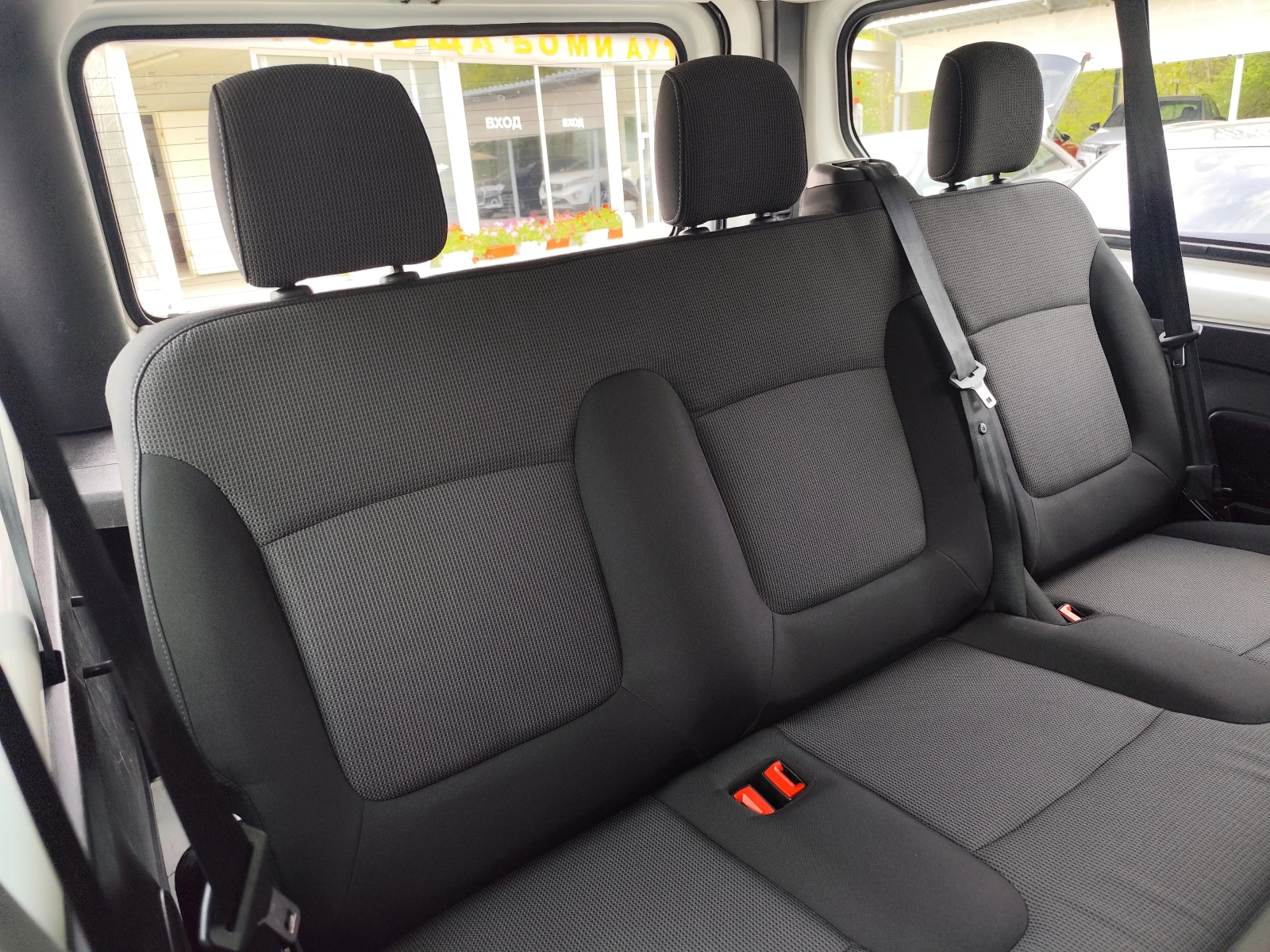 Renault Trafic 2.0DCi* 9 MECTA* EUEO6D* LED* NAVI* , снимка 11 - Бусове и автобуси - 54357454