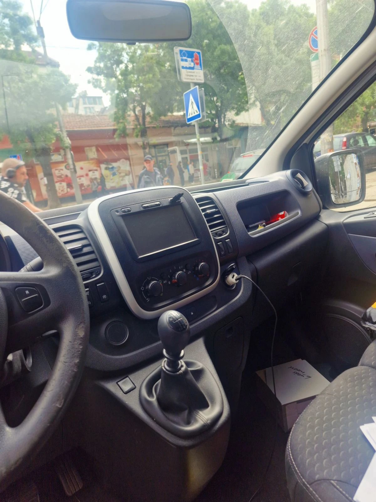Opel Vivaro, снимка 3 - Бусове и автобуси - 54560041