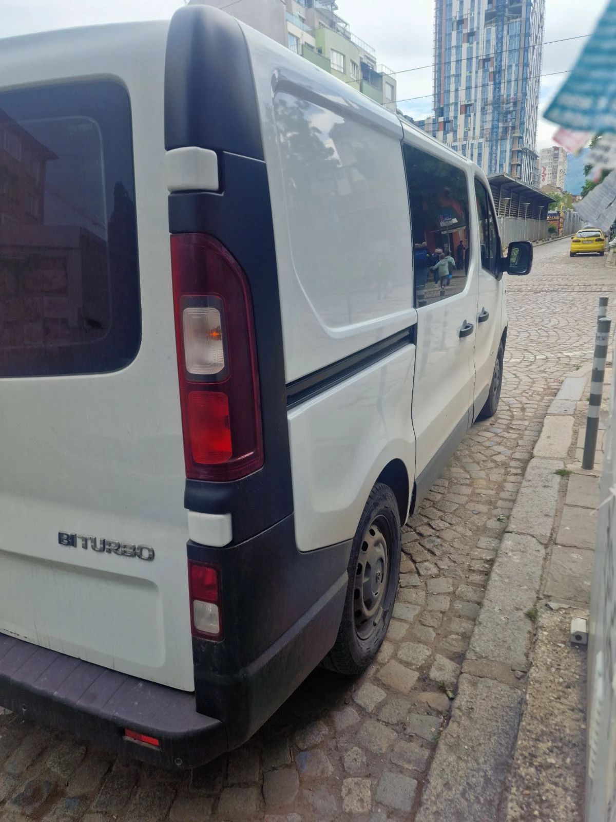 Opel Vivaro, снимка 7 - Бусове и автобуси - 54560041