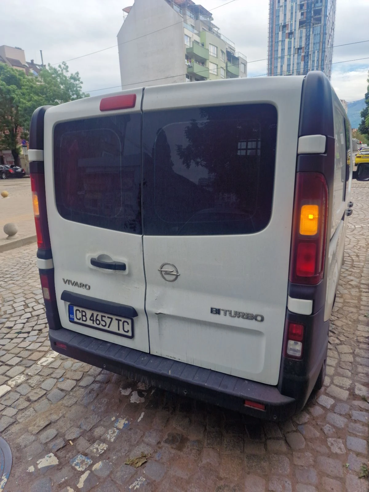 Opel Vivaro, снимка 4 - Бусове и автобуси - 54560041