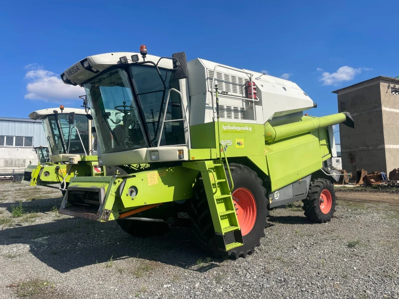 Комбайн Claas MEGA 360 DOMINATOR + 2 ХЕДЕРА И ТАВА ЗА РАПИЦА 