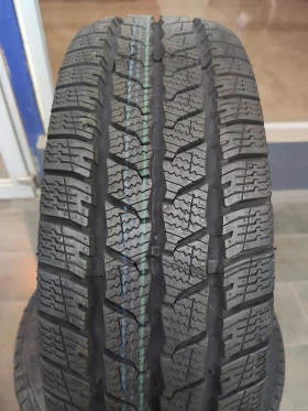 Гуми Зимни 215/70R15, снимка 1 - Гуми и джанти - 48541541