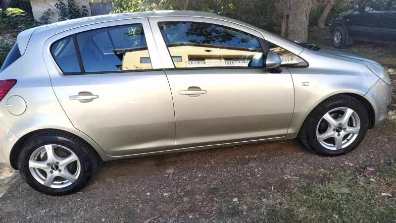 Opel Corsa, снимка 1 - Автомобили и джипове - 47779548